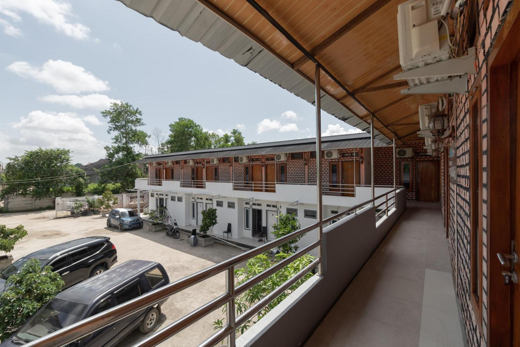 Reddoorz Syariah Near Jakabaring Sport City Palembang Exteriör bild