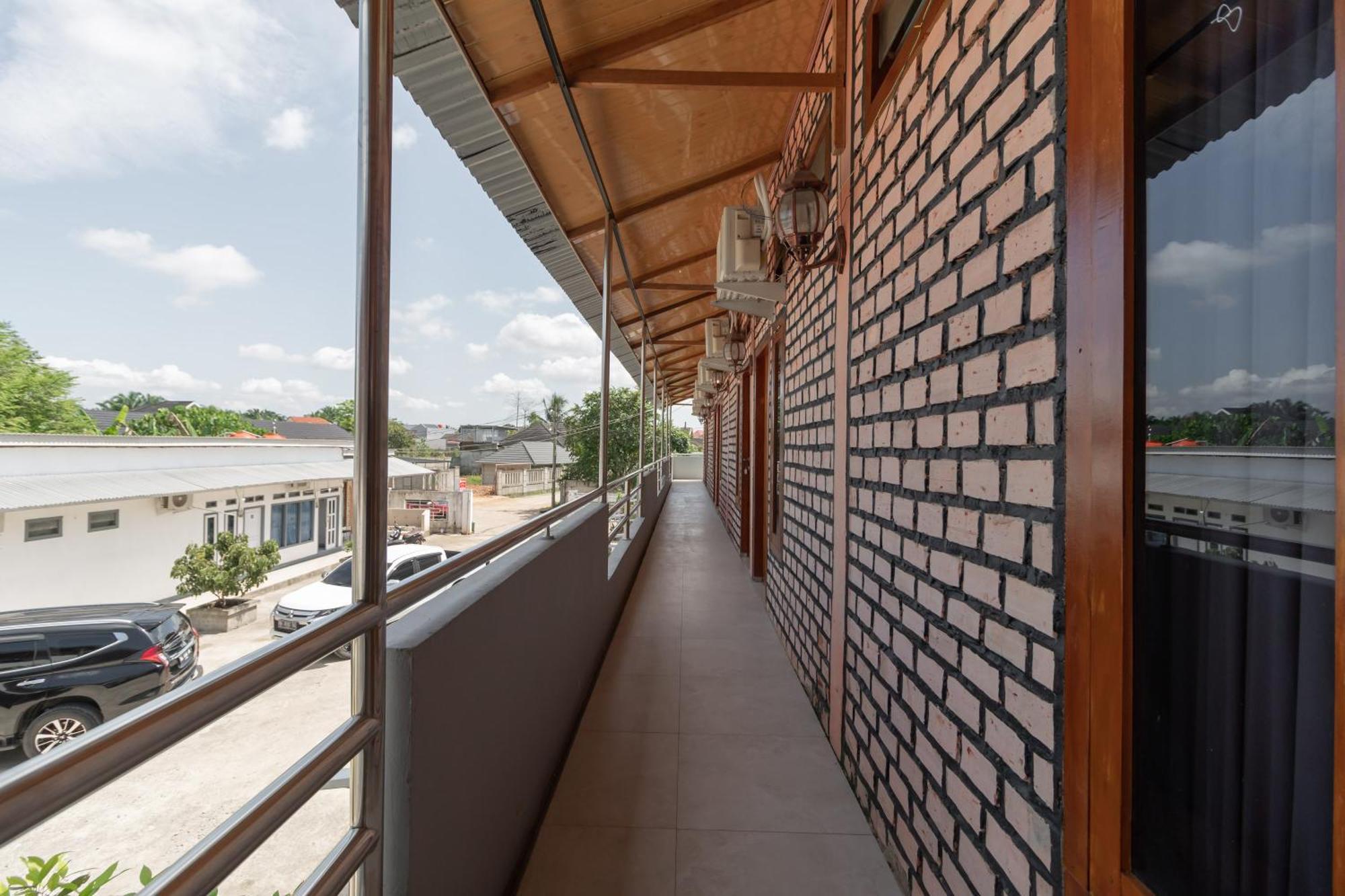 Reddoorz Syariah Near Jakabaring Sport City Palembang Exteriör bild
