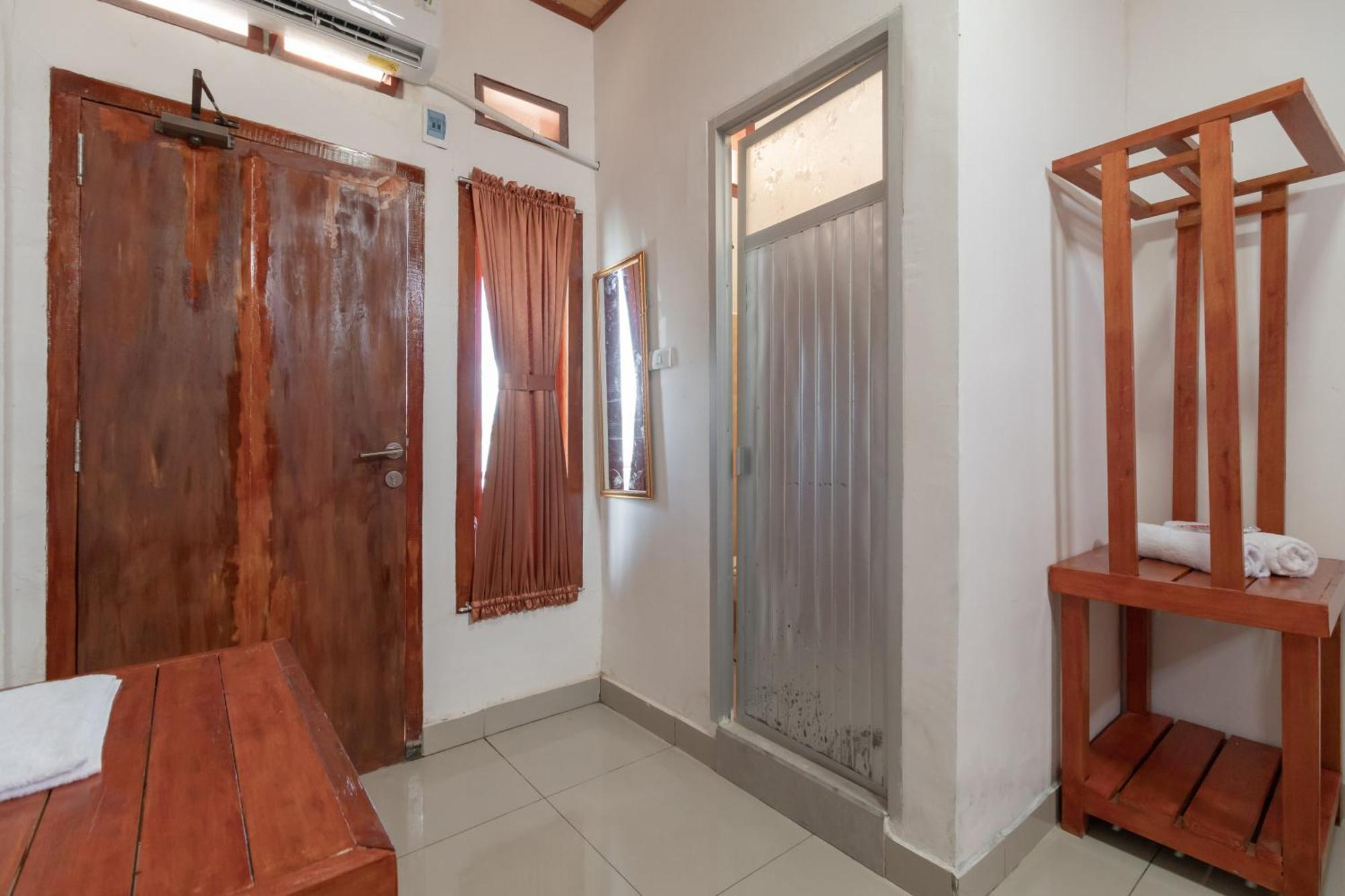 Reddoorz Syariah Near Jakabaring Sport City Palembang Exteriör bild