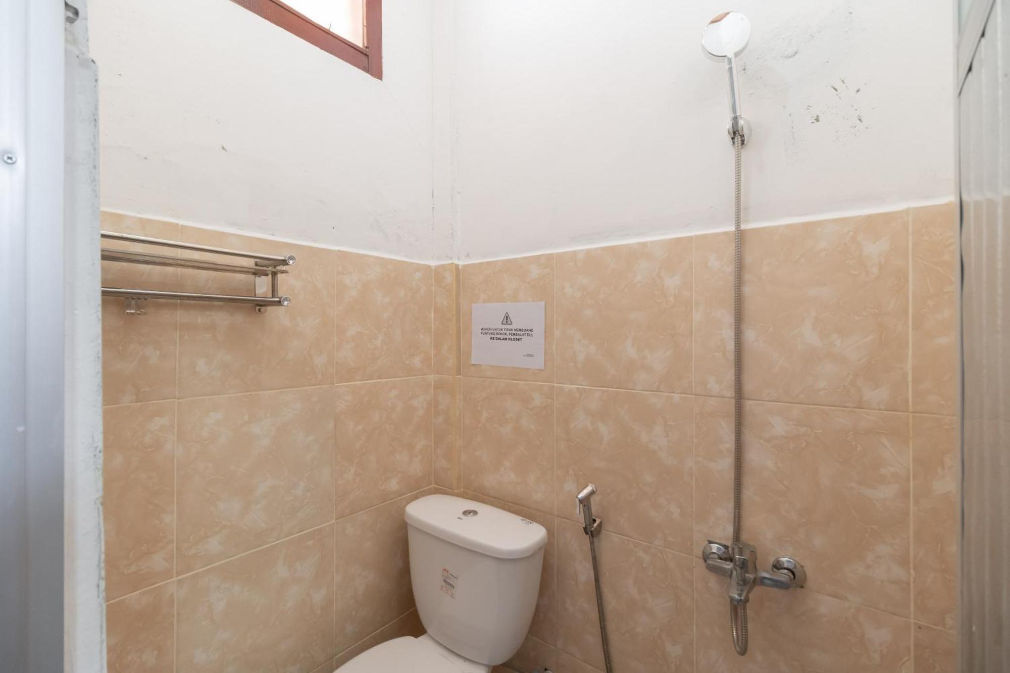 Reddoorz Syariah Near Jakabaring Sport City Palembang Exteriör bild