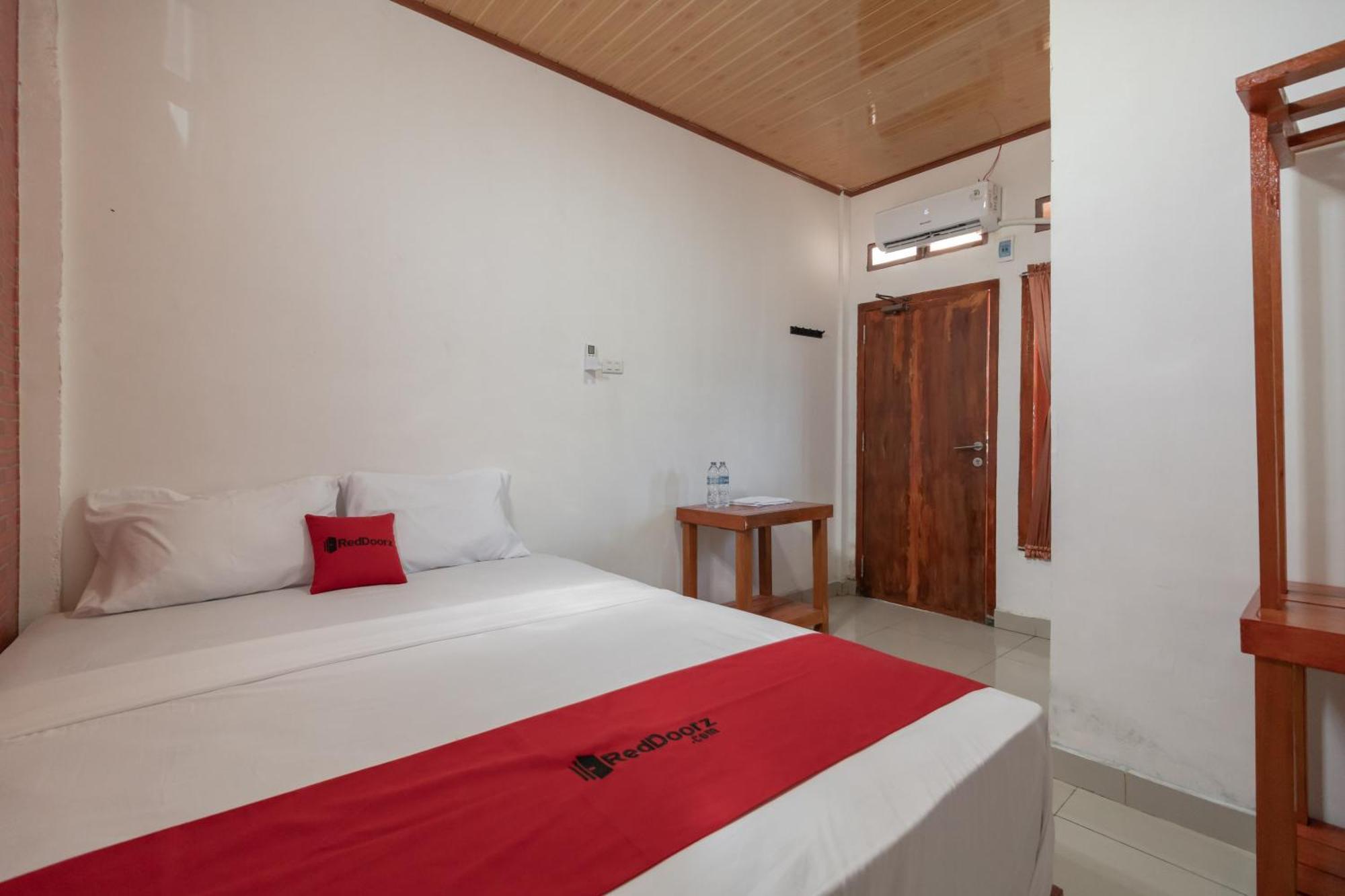 Reddoorz Syariah Near Jakabaring Sport City Palembang Exteriör bild